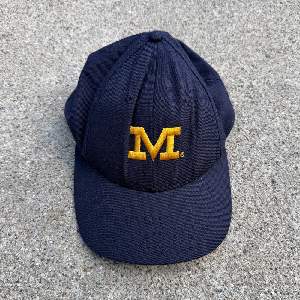 Vintage NCAA Michigan Wolverines SnapBack Hat‎ Blue Yellow